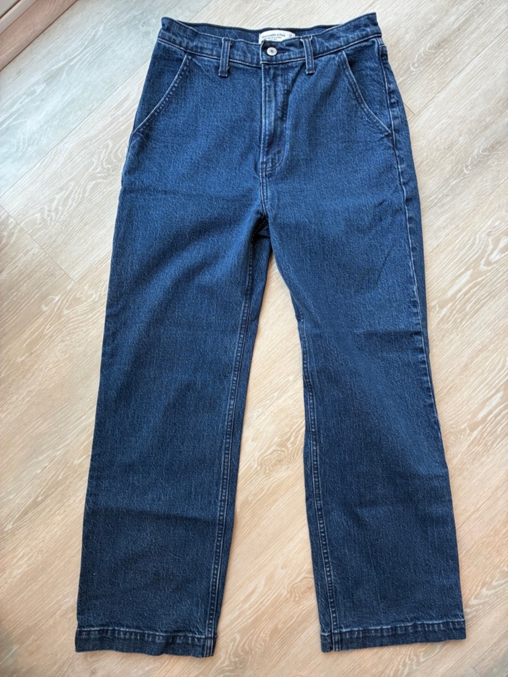 Abercrombie & Fitch Women's Dark Indigo High-Rise Relaxed Jeans 27 / 4S